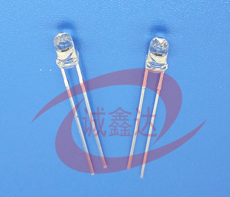 3mm圆头有边光敏管PT940-3C